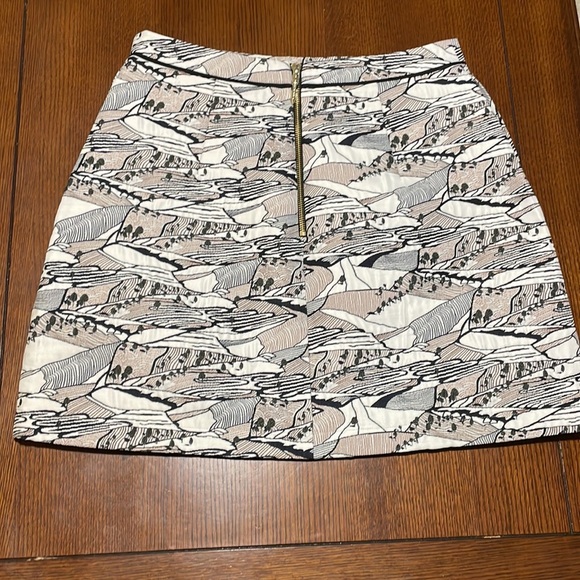 Ted Baker London Skirt. Black & white. Size 6 - Picture 4 of 12